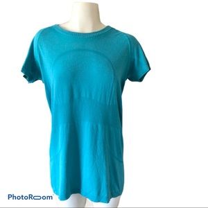 Lululemon size 8 shirt